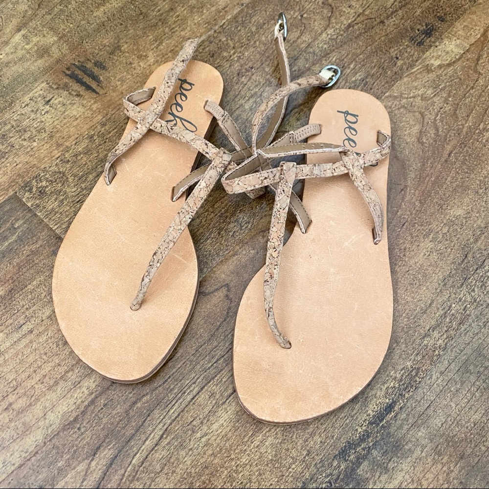 ⭕️SOLD⭕️ Kid size 1 Peek cork sandals. New without tags. Neutral basic staple.